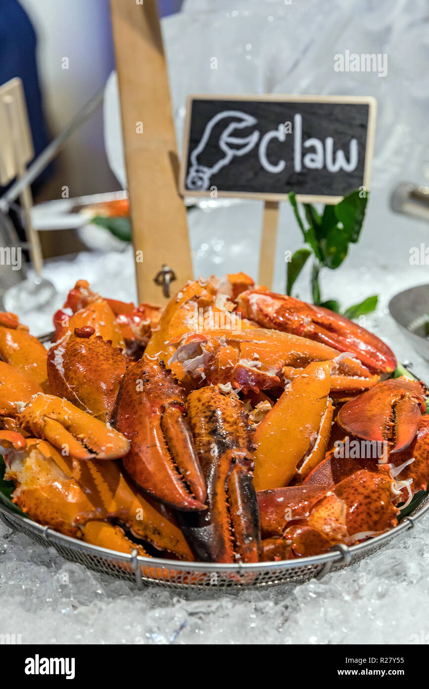 Crab Claw seafood on ice Stock Photo Alamy