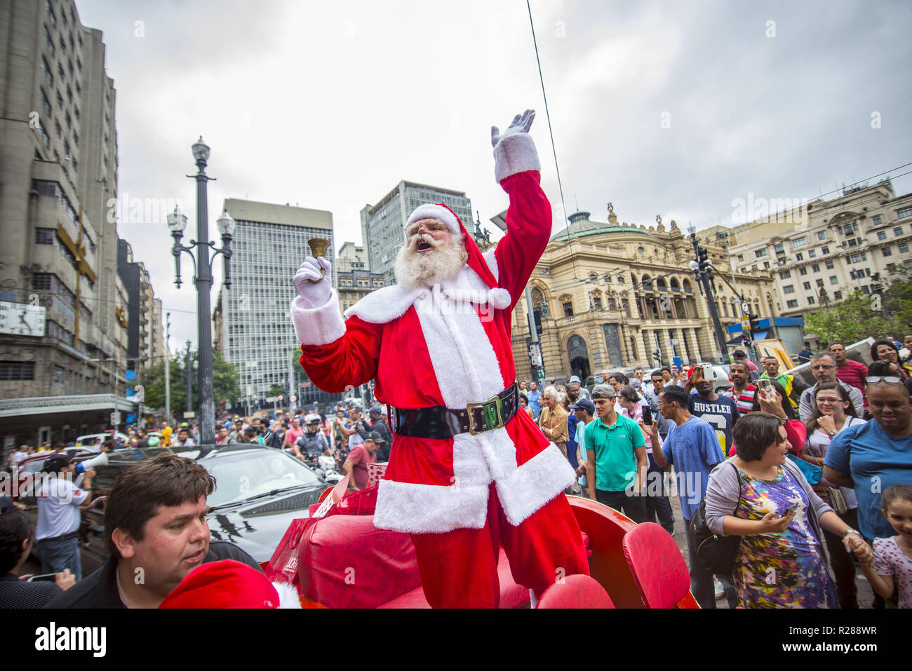 São Paulo, Brazil. 17th November 2018. CHRISTMAS CELEBRATION BRAZIL ...