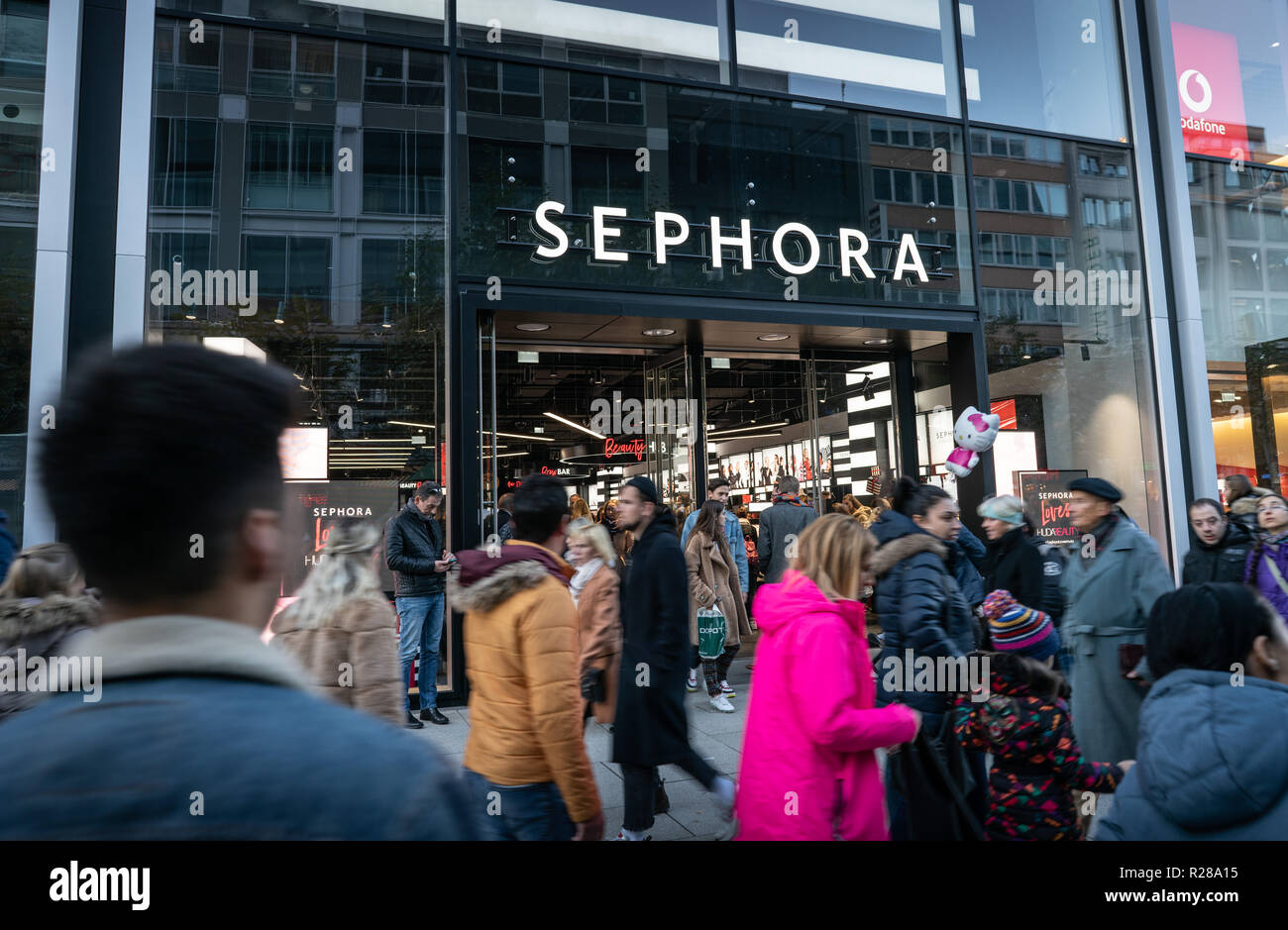 17 November 2018 Hessen Frankfurt Main The Newly Opened Branch Of The French Cosmetics Chain Sephora On The Zeil Photo Frank Rumpenhorst Dpa Stock Photo Alamy