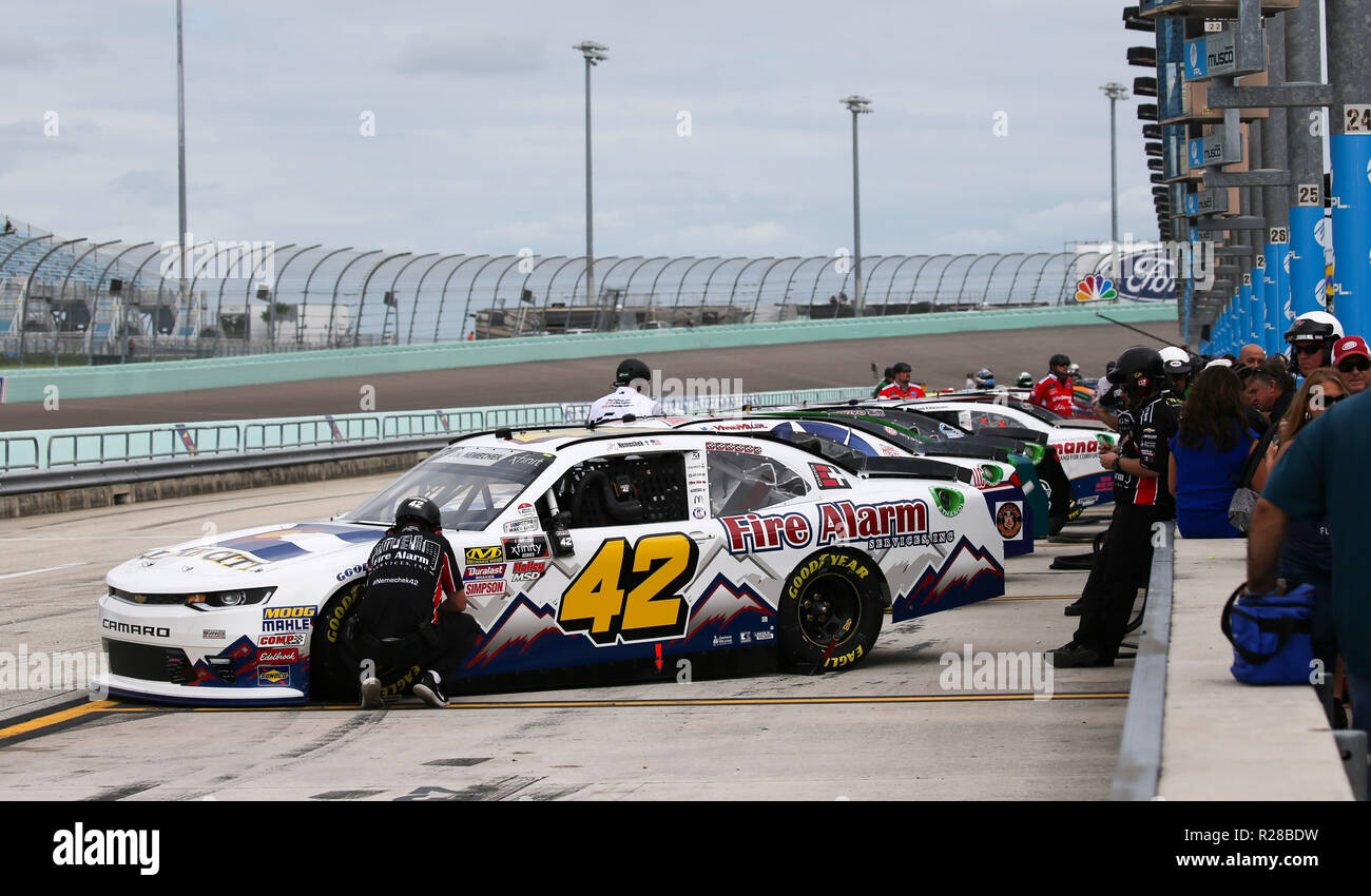 Homestead, Fla, USA. 17th Nov, 2018. Cars line up ahead of the NASCAR