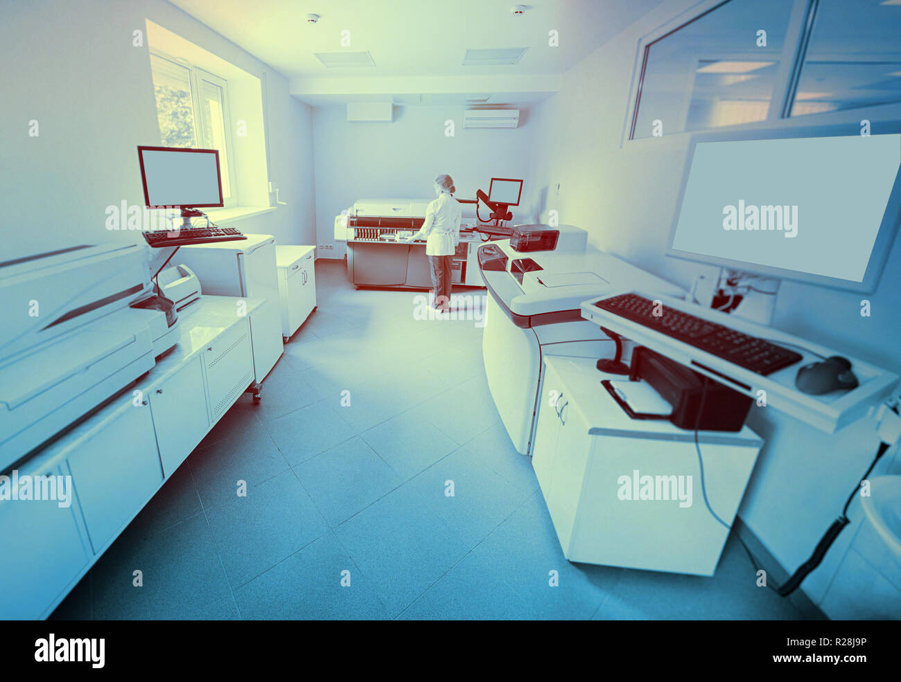 Clinical chemistry analyzer hires stock photography and images Alamy