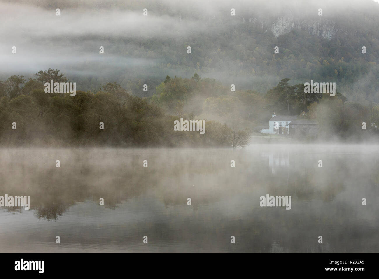 Misty autumn morning at Derwentwater in the Lake District, Cumbria ...