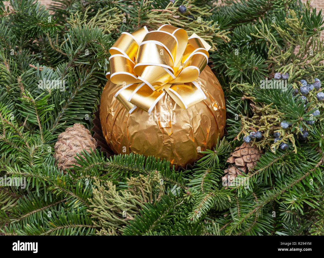 Winter Holiday Decoration Fraser Fir Table Wreath Centerpiece