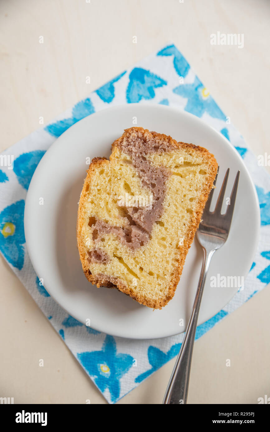 Vanilla Sponge Cake Stock Photo - Alamy