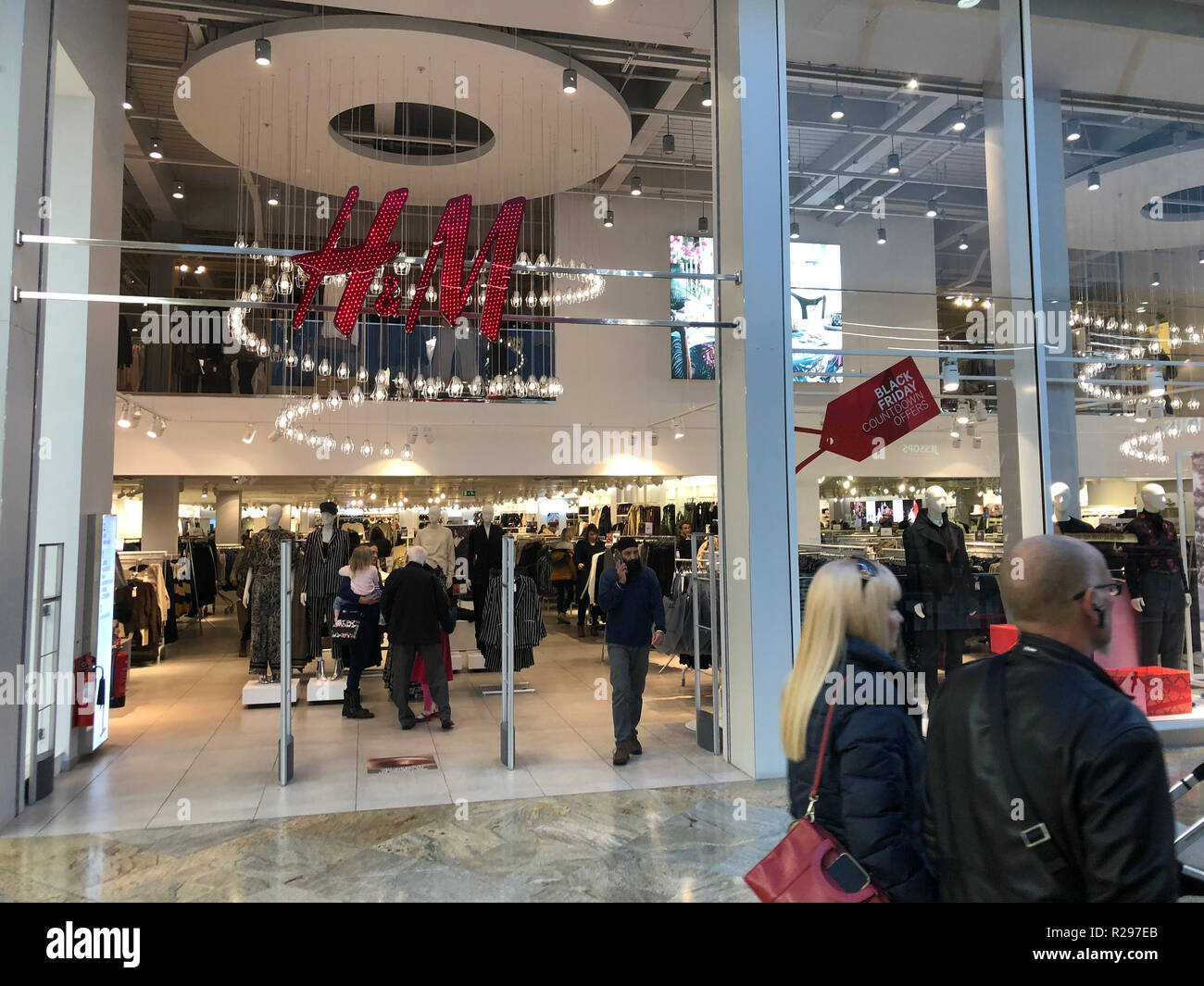 H&M STORE in Reading, Berkshire Stock Photo - Alamy