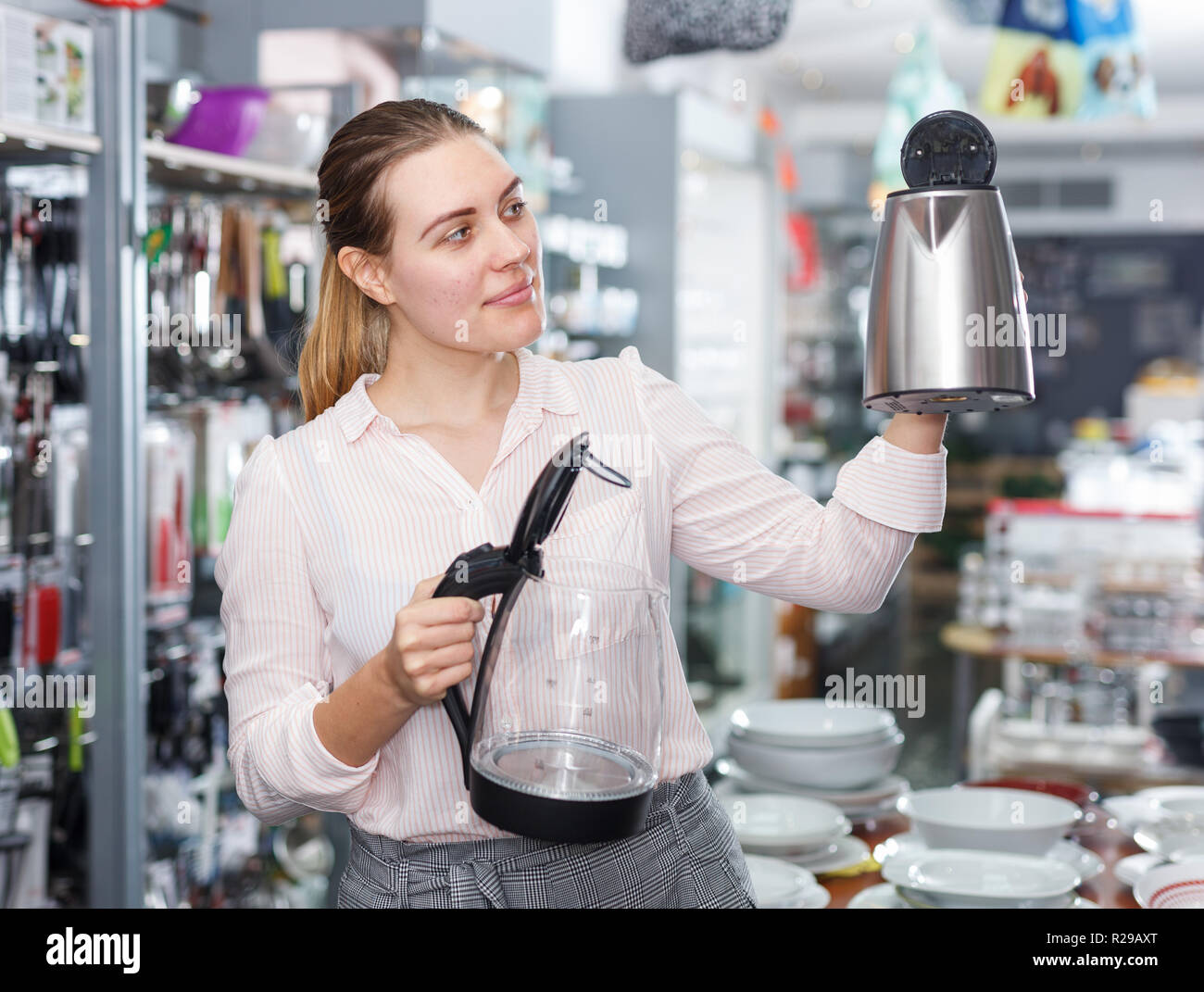Electric kettle and socket hi-res stock photography and images - Alamy