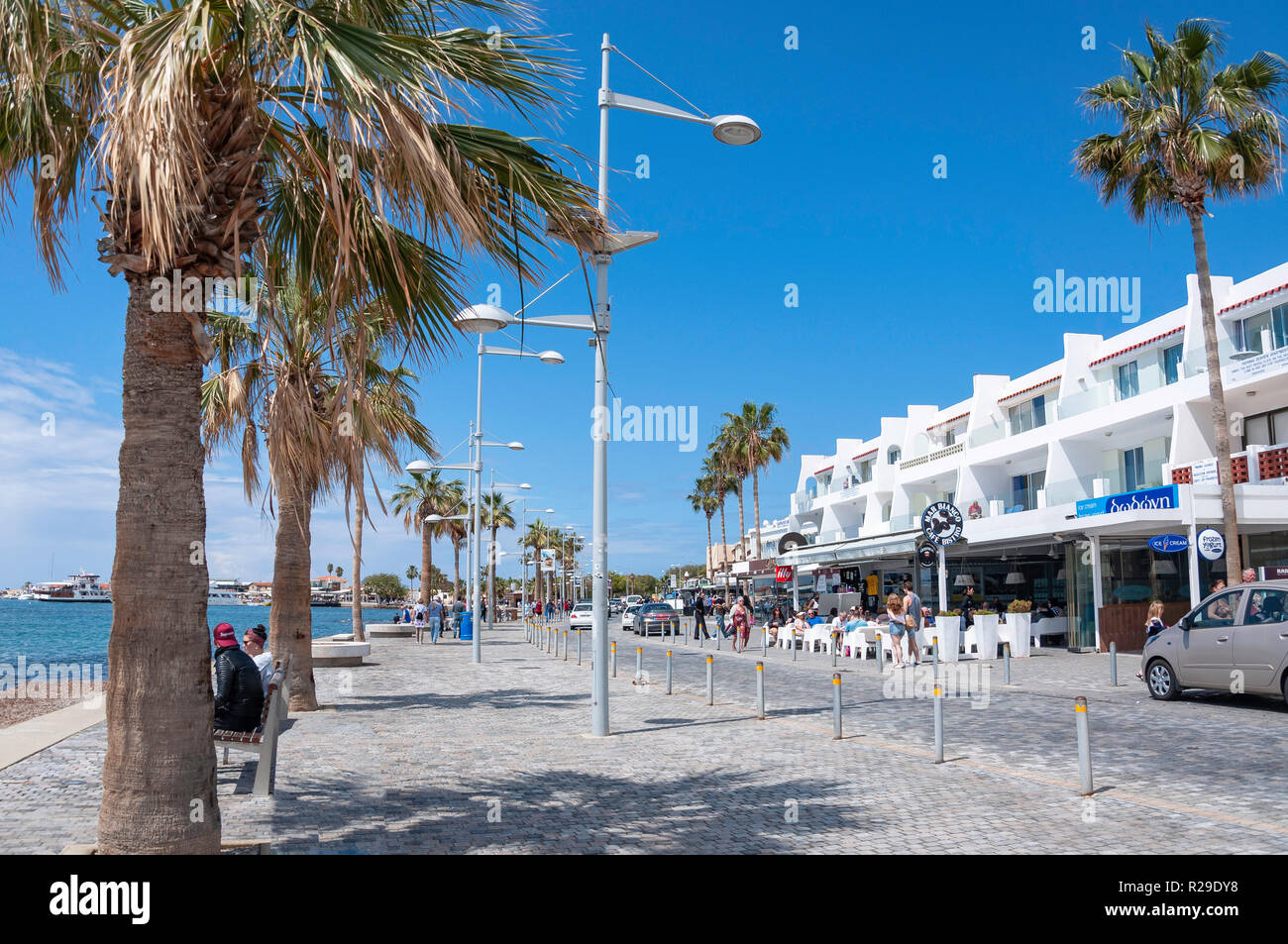 Seafront taverna and shops, Poseidonos Avenue, Paphos (Pafos), Pafos District, Republic of Cyprus Stock Photo