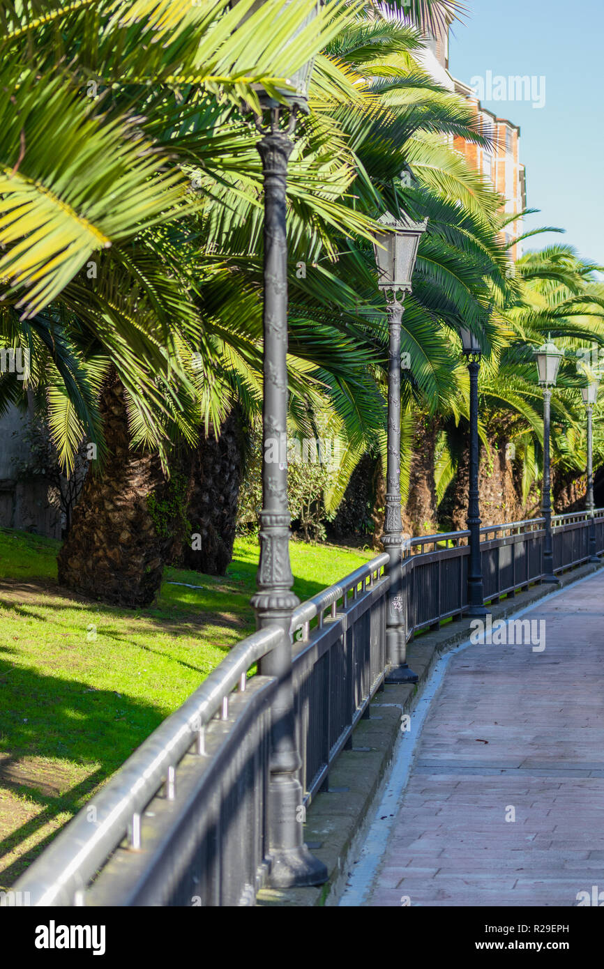 Oviedo garden hires stock photography and images Alamy