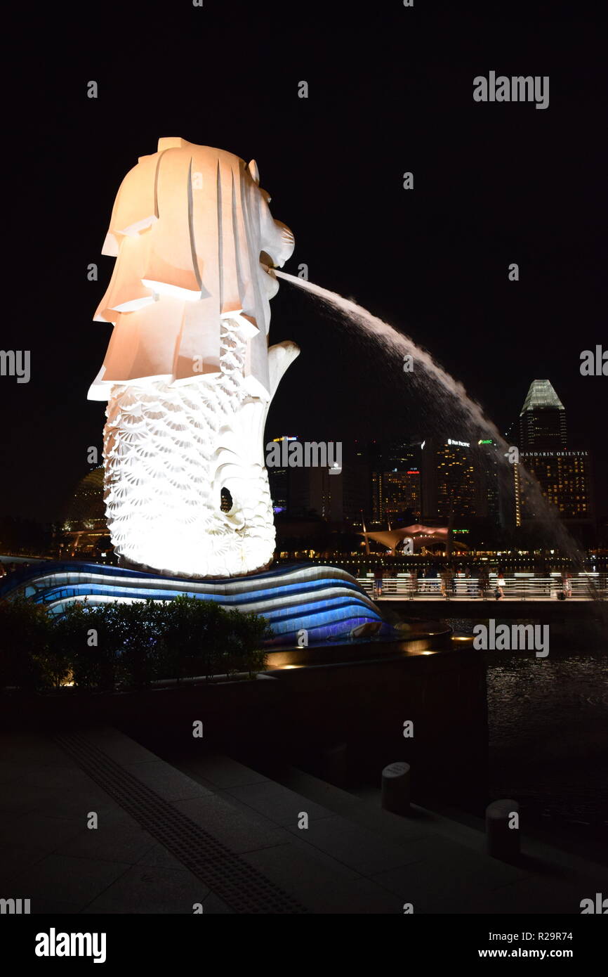 Merlion park marina bay singapur hi-res stock photography and images ...