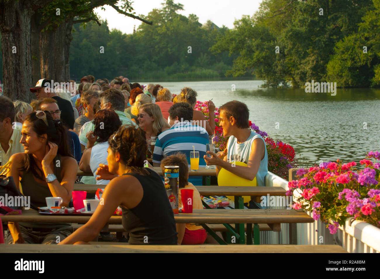 Deutschland, Hessen, Bad Nauheim, Teichhaus, Biergarten am Gro?en Teich