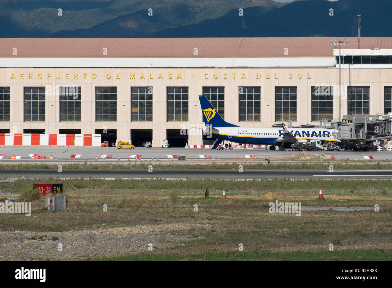 Ryanair terminal hi-res stock photography and images - Alamy