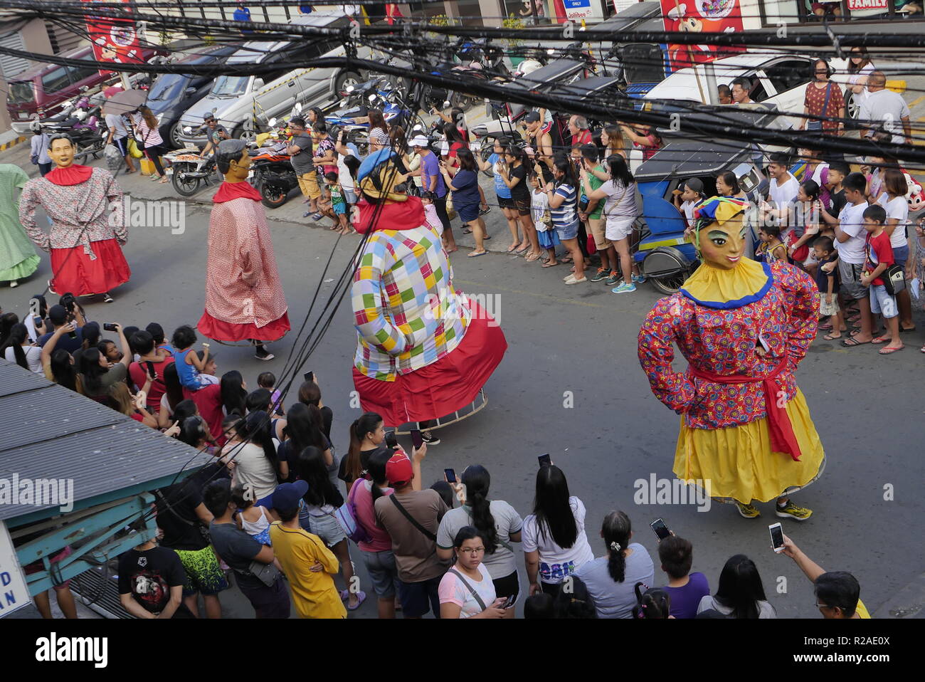 Angono, Rizal, Philippines. 18th Nov, 2018. The Higantes, giant