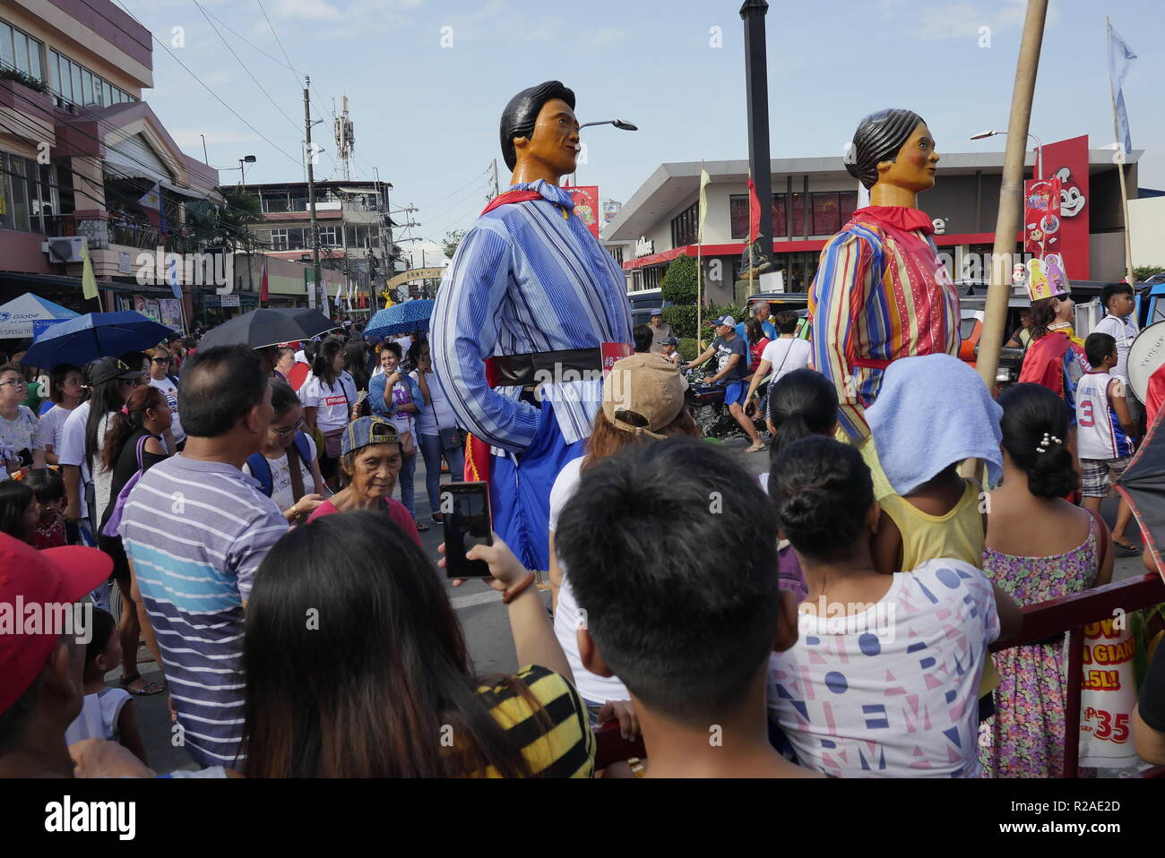 Angono, Rizal, Philippines. 18th Nov, 2018. The Higantes, giant