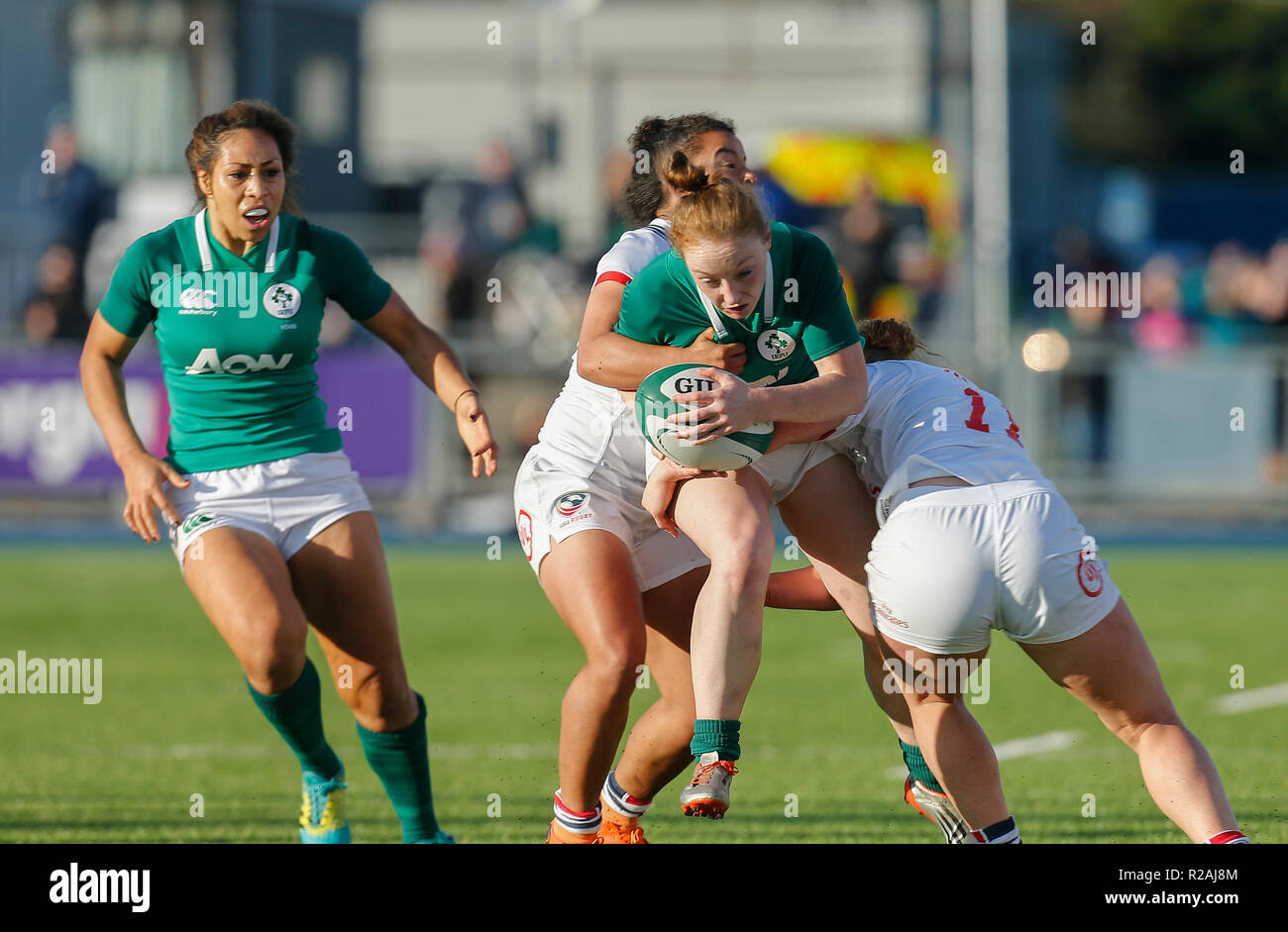 Energia Park, Dublin, Ireland. 18th Nov, 2018. Womens International rugby, Ireland versus USA; Laura Sheehan of Ireland is tackled by Kaitlyn Broughton and Jennine Duncan of USA Credit: Action Plus Sports/Alamy Live News Stock Photo