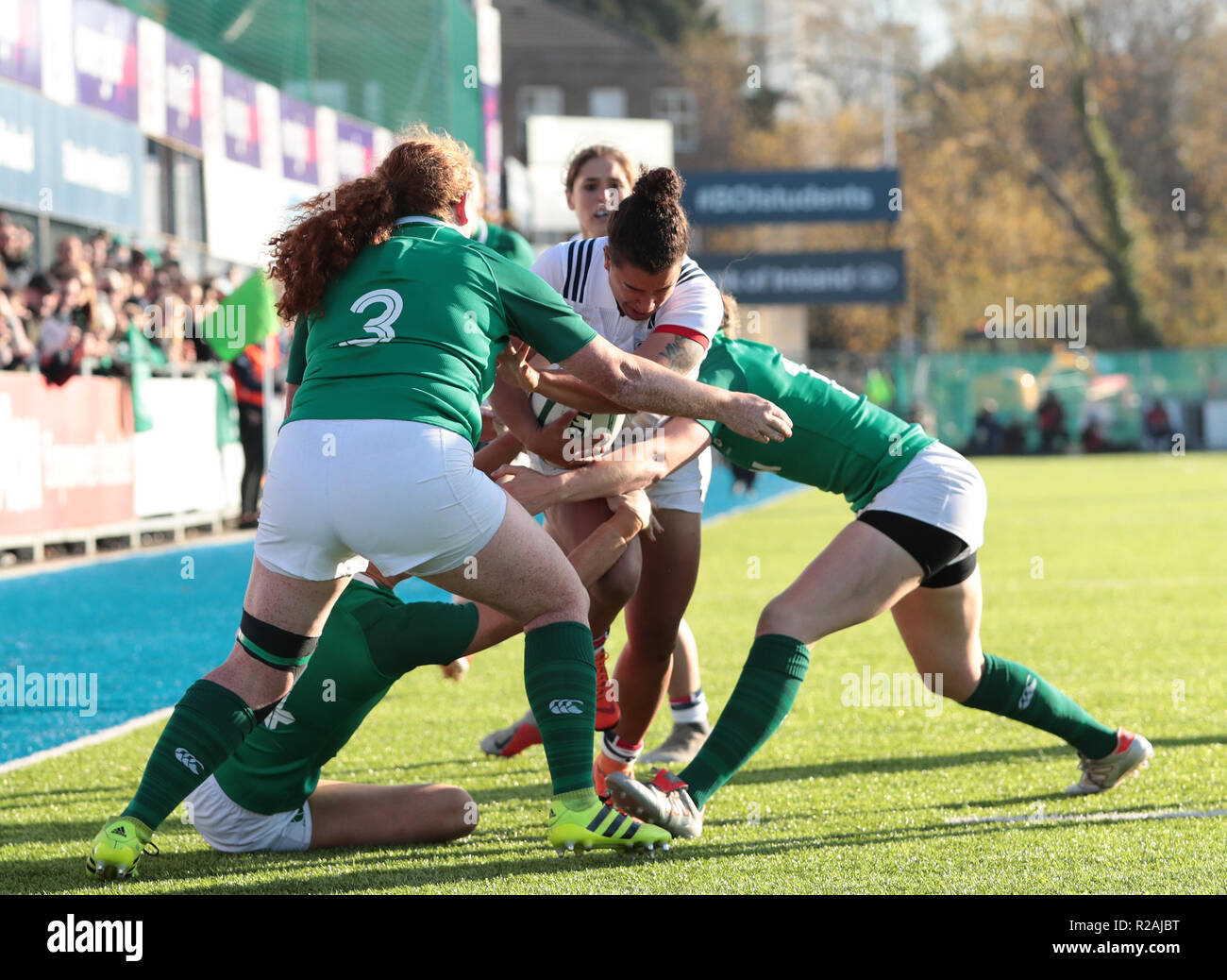 Energia Park, Dublin, Ireland. 18th Nov, 2018. Womens International rugby, Ireland versus USA; Kaitlyn Broughton (USA) attempts to drive through the Irish defence Credit: Action Plus Sports/Alamy Live News Stock Photo