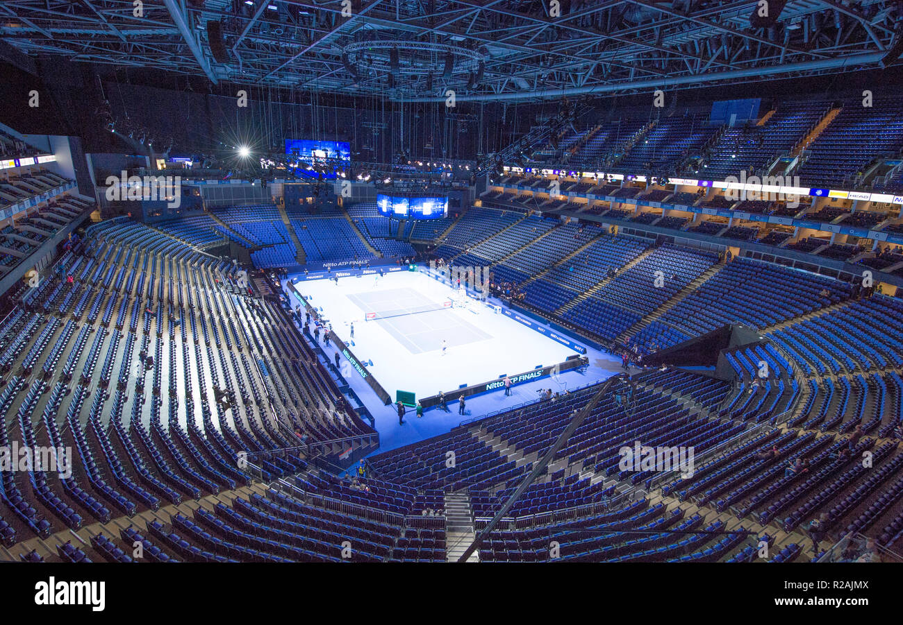 O2 arena, London, UK. 18 November, 2018. Centre court at the O2 gears up for Finals day of the Nitto ATP Finals 2018. Alexander Zverev (GER), ranked 3 will play world number 1 Novak Djokovic at 18.00pm. Credit: Malcolm Park/Alamy Live News. Stock Photo