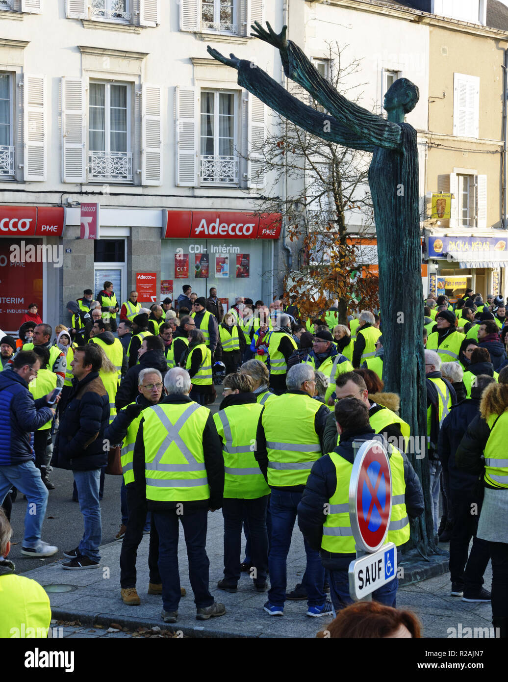 Laval, Mayenne department, Pays de la Loire, France. November 17, 2018, demonstrations throughout France, movement of yellow vests  against rising fuel and expensive living. Credit: Joel Douillet/Alamy Live News Stock Photo