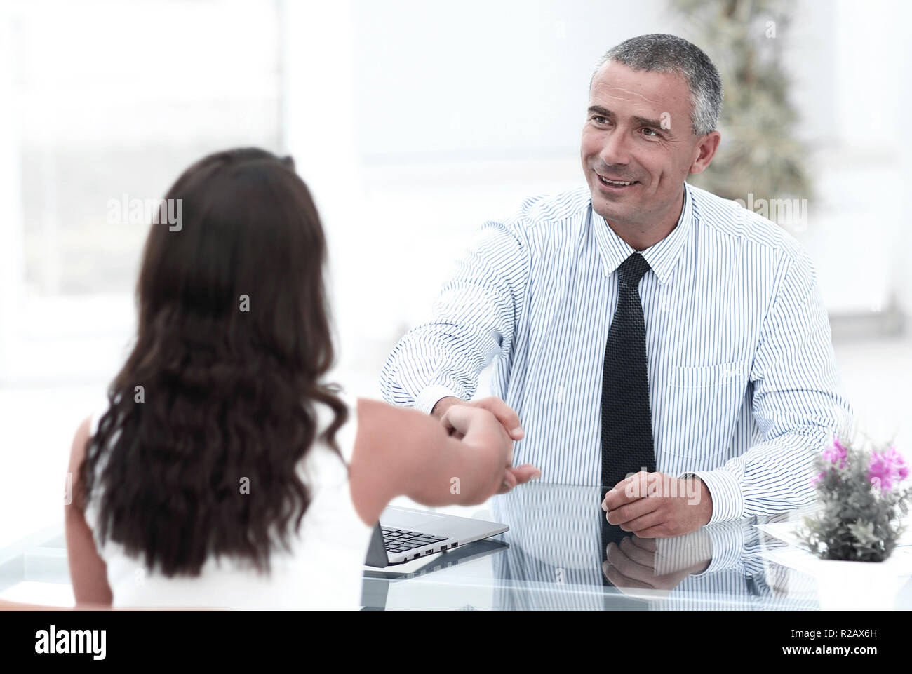 closeup.handshake Manager and client Stock Photo - Alamy