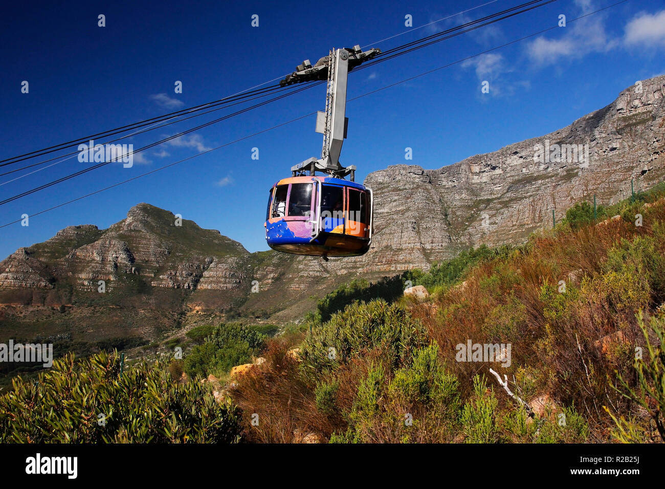 Cable car up table mountain hires stock photography and images Alamy