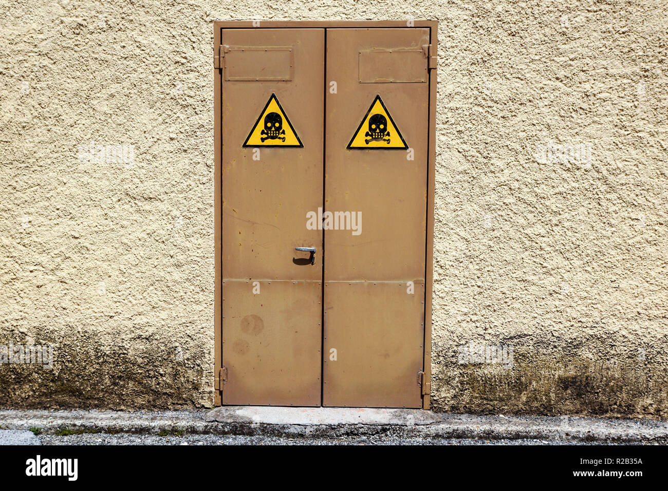 High voltage door . sign danger zone on electric cabin Stock Photo - Alamy