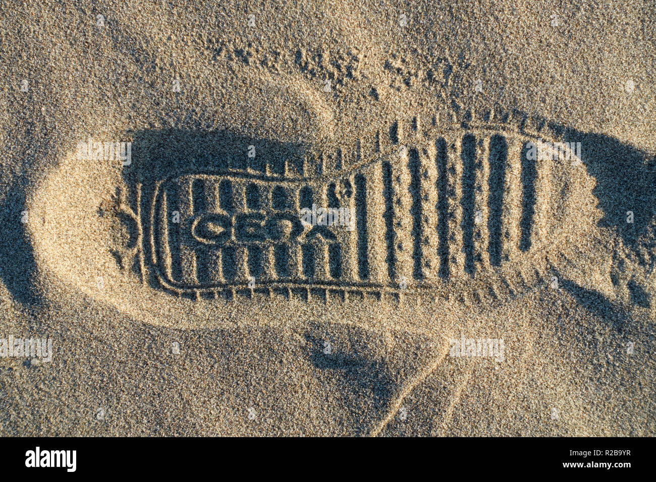 Shoe print sand hi-res stock photography and images - Alamy