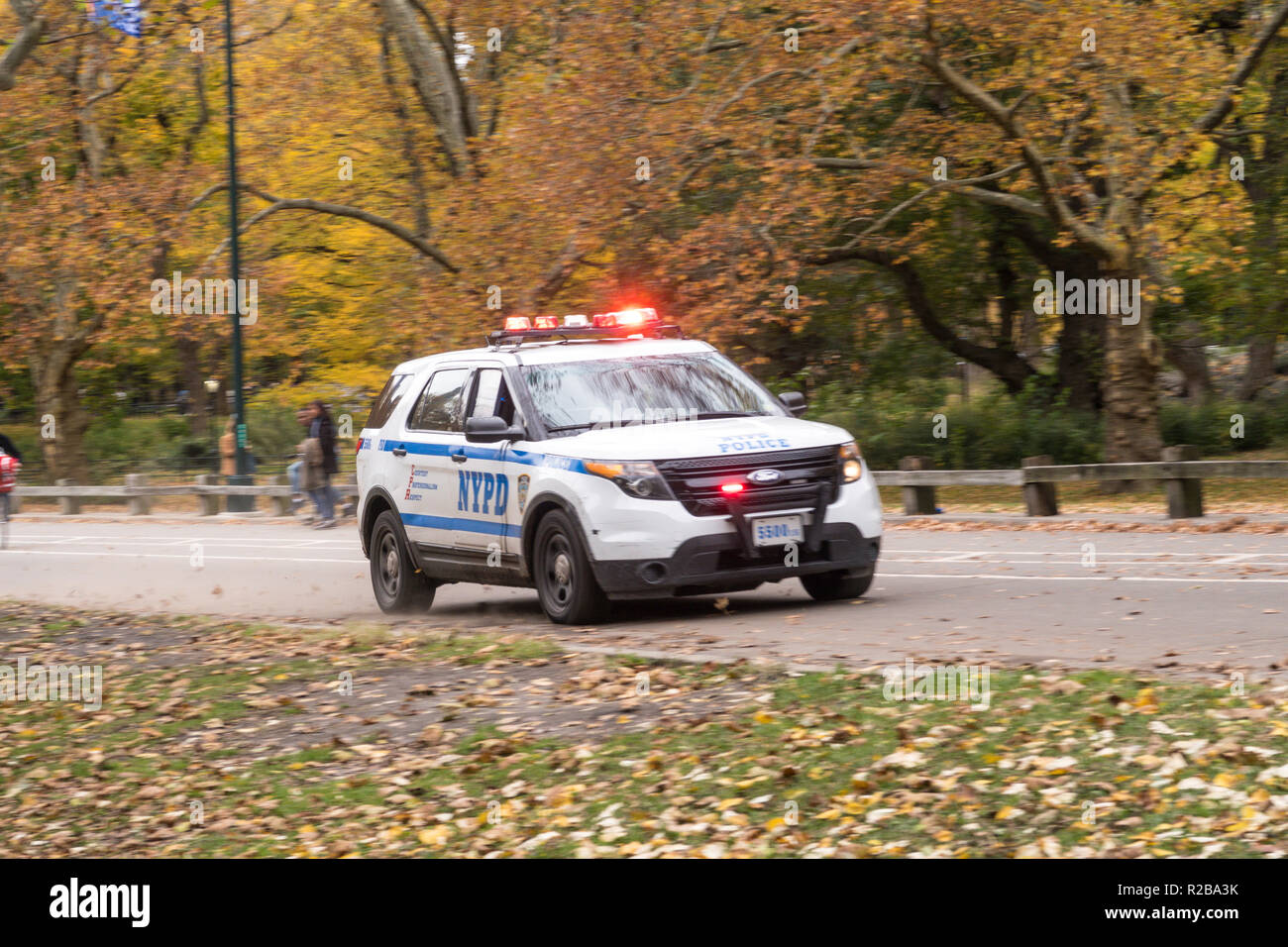Nypd police car lights hi-res stock photography and images - Alamy