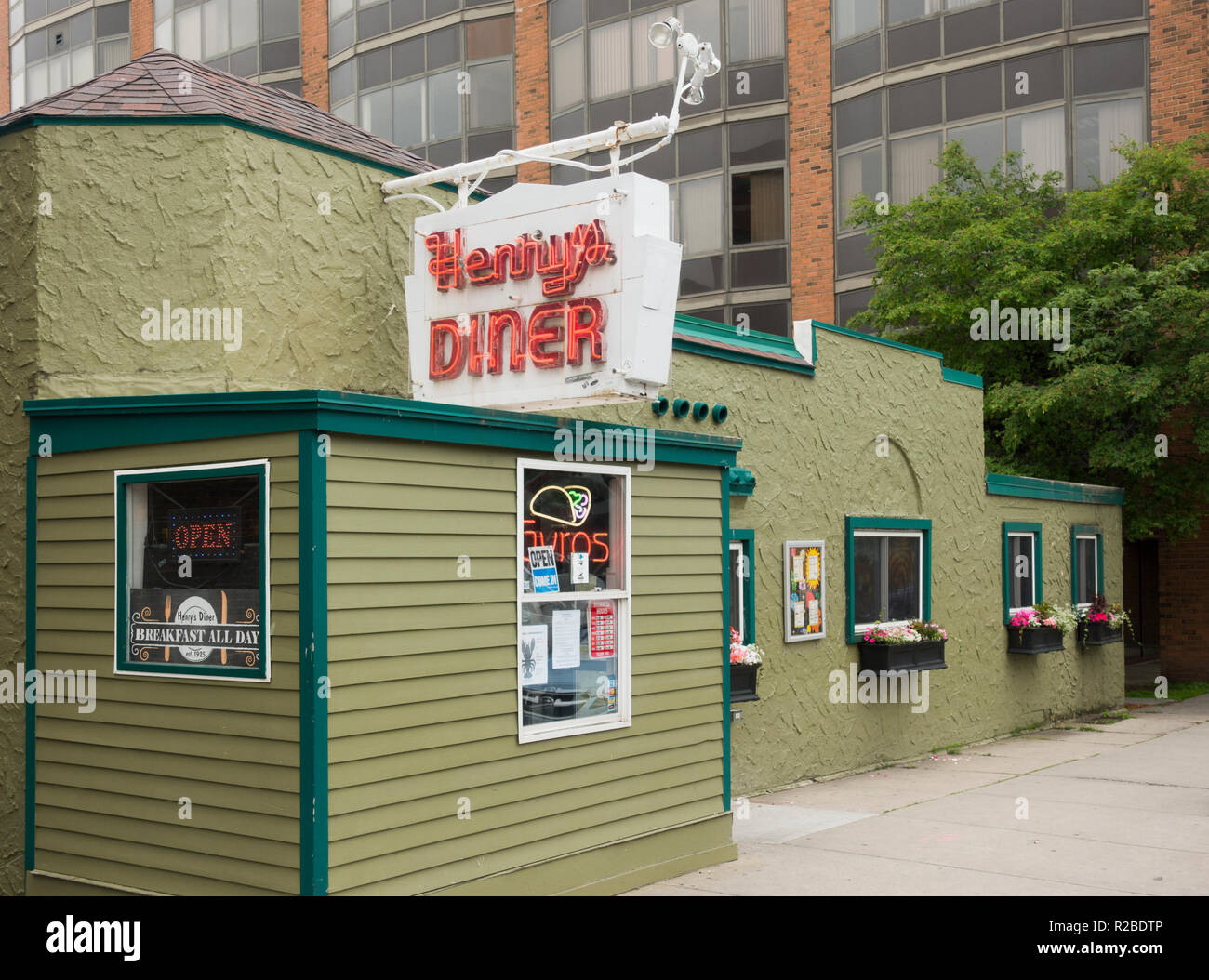 Henrys diner hi-res stock photography and images - Alamy