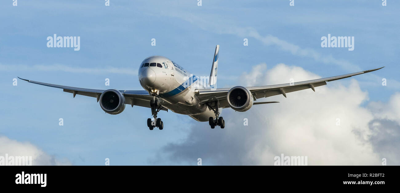 LONDON, ENGLAND - NOVEMBER 2018: El Al Boeing 787 Dreamliner jet about to land at London Heathrow Airport. Stock Photo