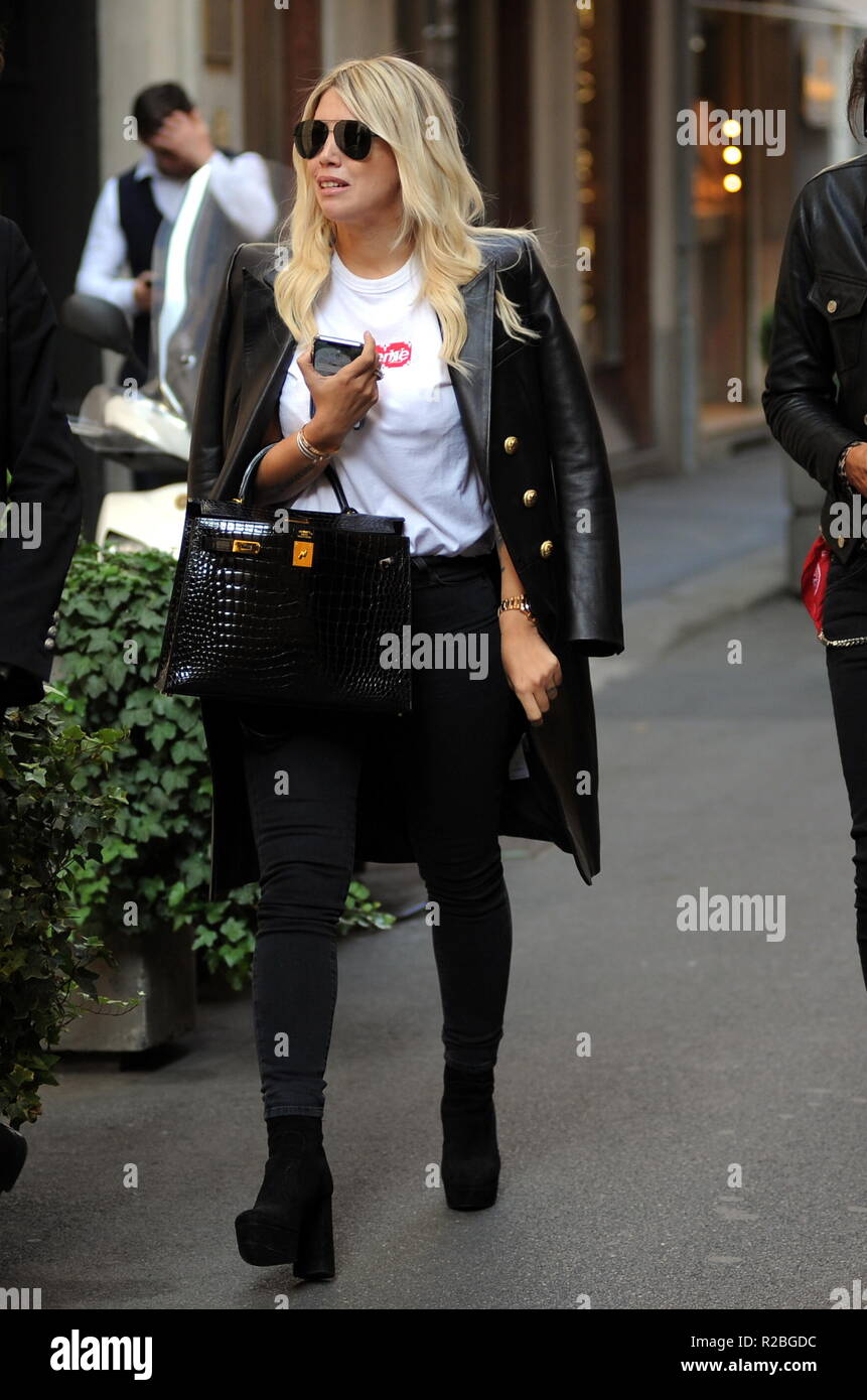 Wanda Nara shopping with her daughter, Isabella at GUCCI and LOUIS VUITTON  in Milan Featuring: Wanda Nara Where: Milan, Italy When: 10 May 2017  Credit: IPA/WENN.com **Only available for publication in UK