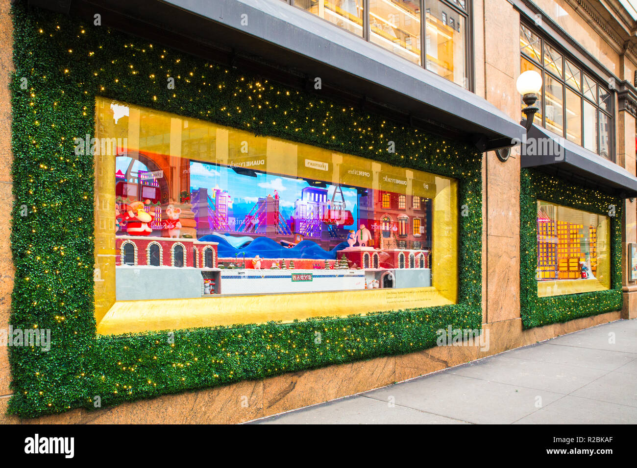 NEW YORK CITY - DECEMBER 17, 2017: View of Macy's Department Store at ...