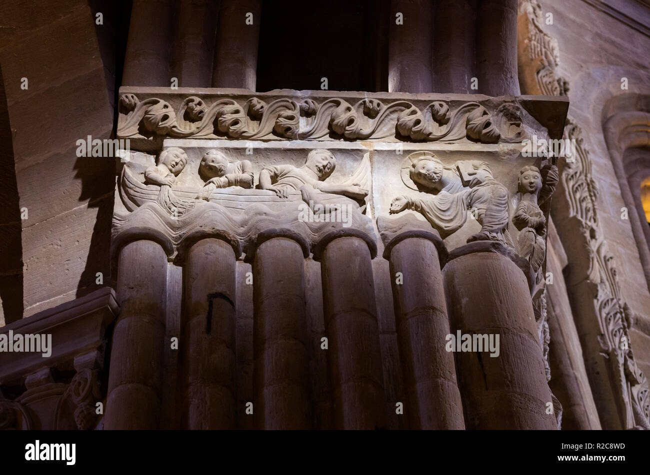 Camino de columnas hi-res stock photography and images - Alamy