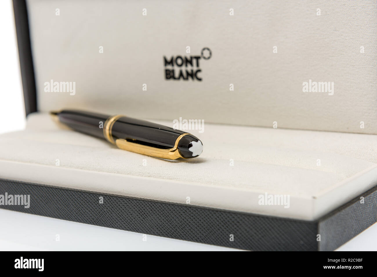 Montblanc pen hi-res stock photography and images - Alamy