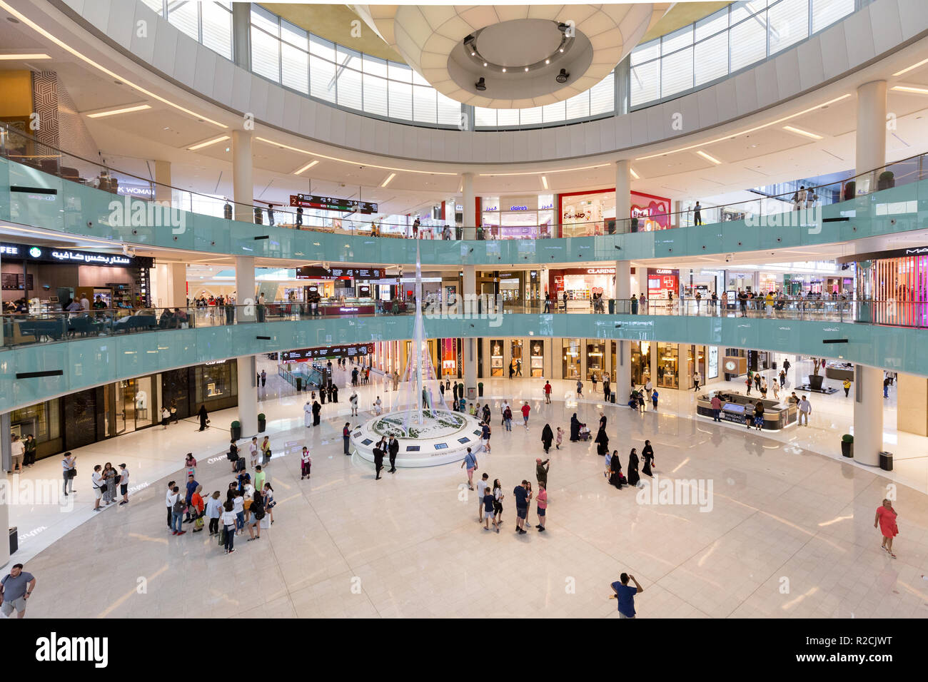 Grand Atrium Inside Dubai Mall Stock Photo 225242356 Alamy