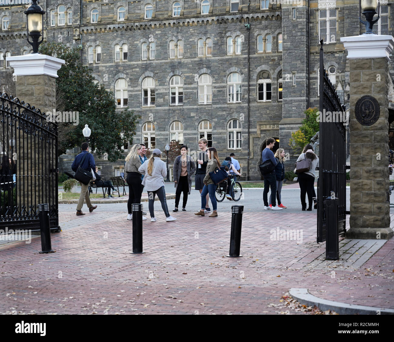 University entrance gate hires stock photography and images Alamy