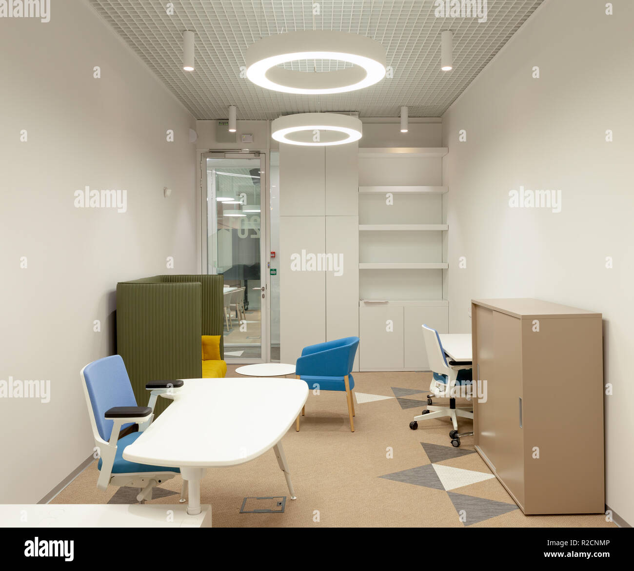 Modern office room interior Stock Photo - Alamy