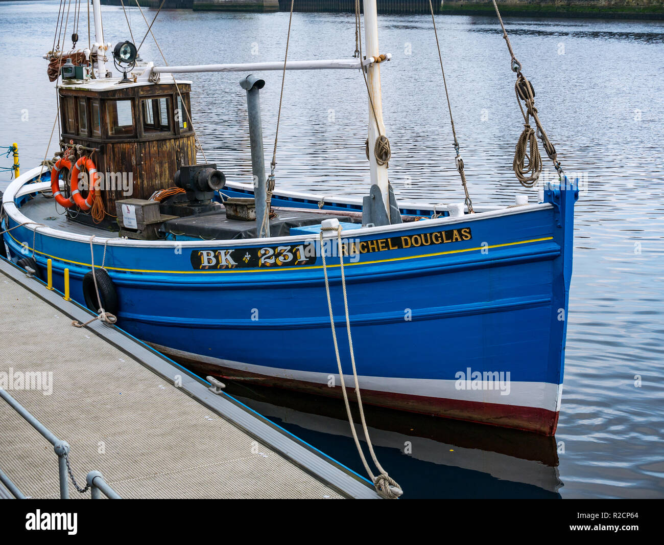 Ring netter hires stock photography and images Alamy