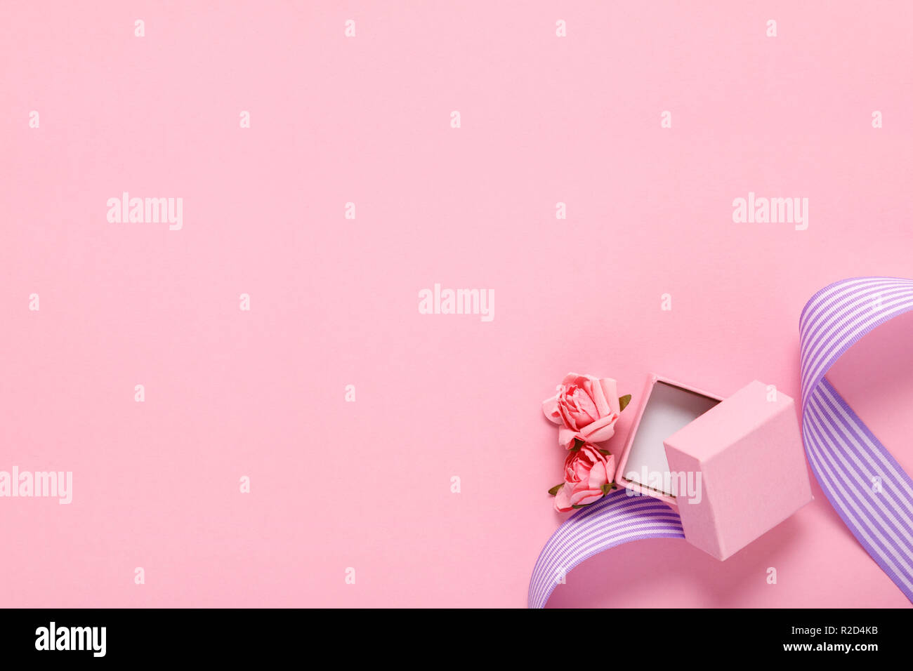 Pink love gift box hi-res stock photography and images - Alamy