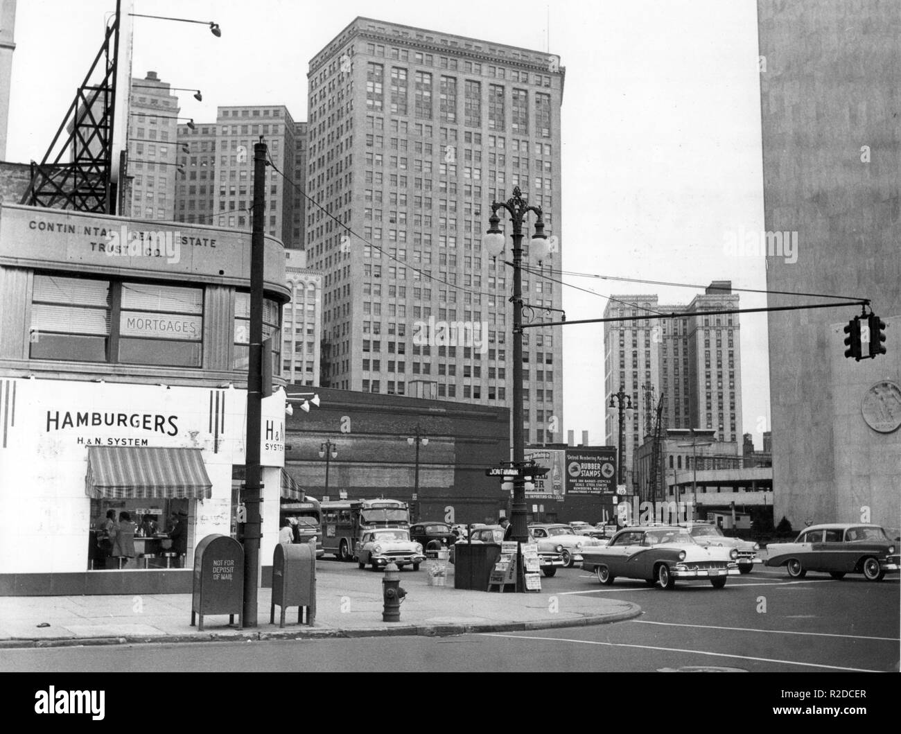 A crossroads in downtown Detroit in June 1958. Photo: Gunter Bratke     (c) dpa - Report     | usage worldwide Stock Photo
