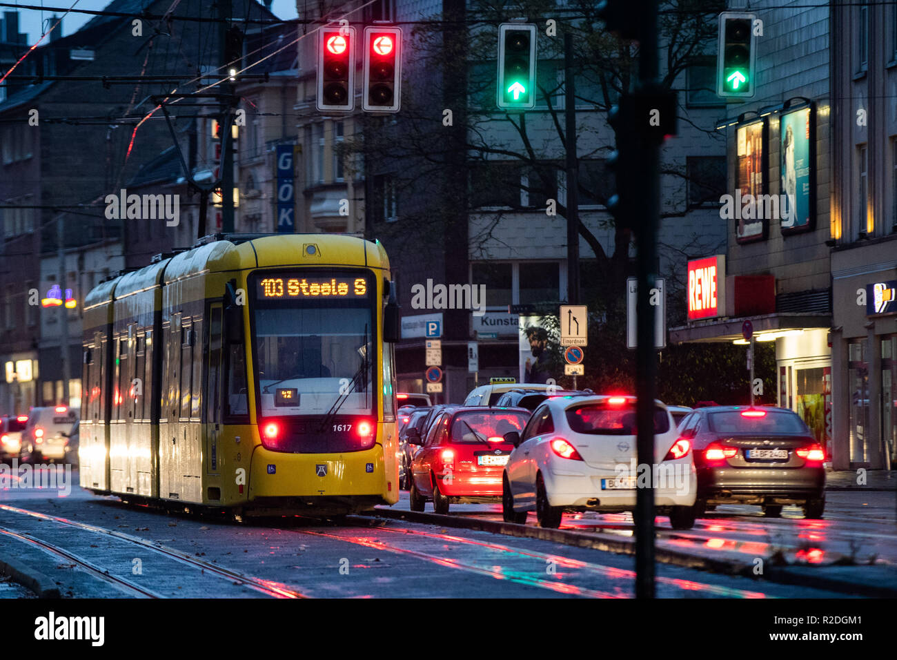 Essen, Germany. 19th Nov, 2018. A tram crosses Steeler Street. The Regionalverband Ruhr (RVR) sees a great need to catch up in local public transport. (to dpa: Study: 'In the district hardly any ways are covered with buses and trains' from 19.11.) Credit: Marcel Kusch/dpa/Alamy Live News Stock Photo