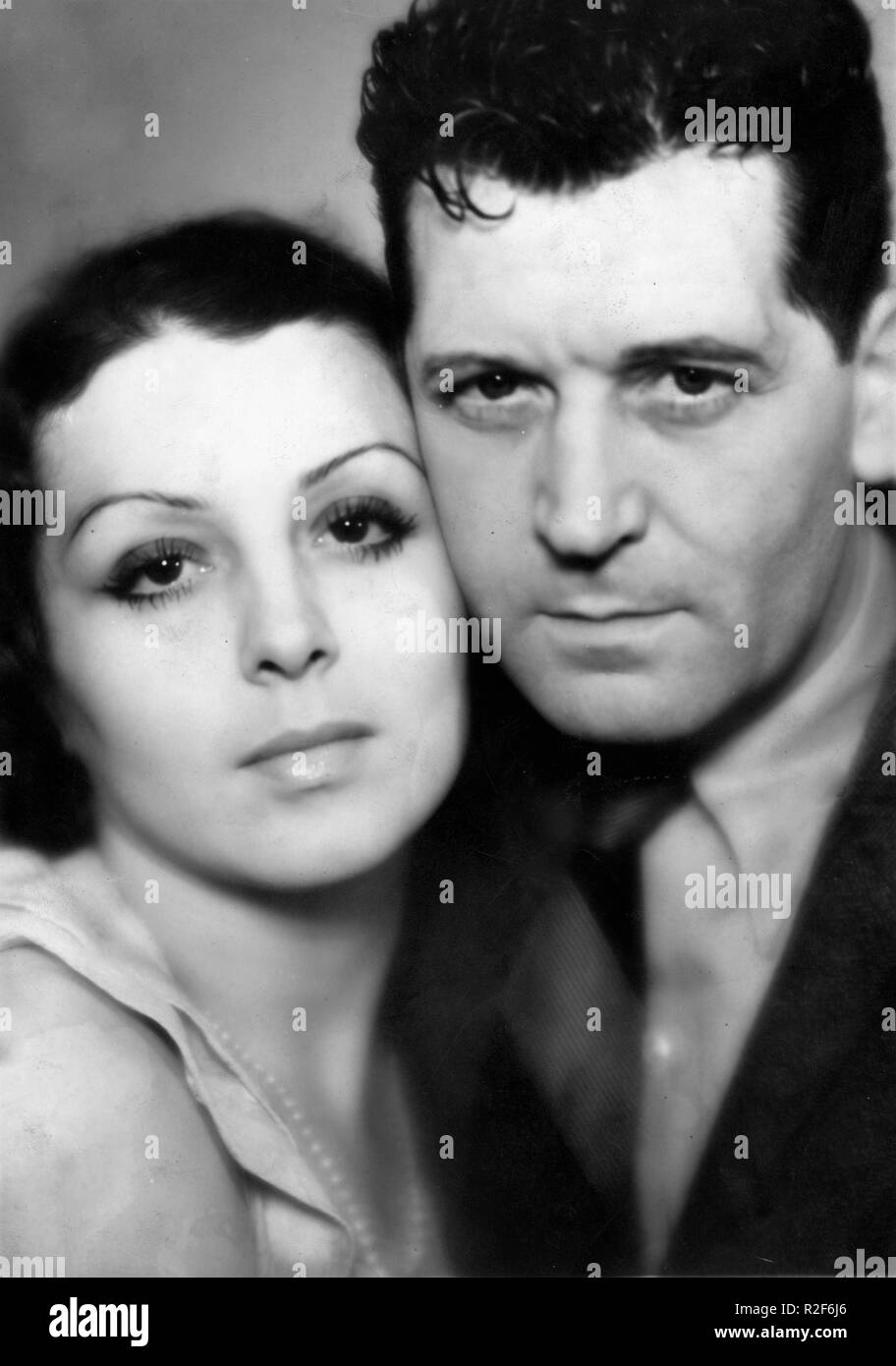 Toto Year: 1933 France Albert Préjean, Renée Saint-Cyr Director: Jacques Tourneur Stock Photo