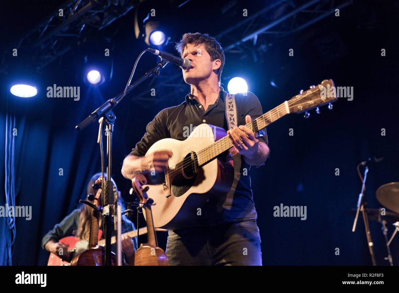 Folk-rock musician Seth Lakeman and his band in concert at Holmfirth Picturedrome, West Yorkshire, 17th November 2108 Stock Photo