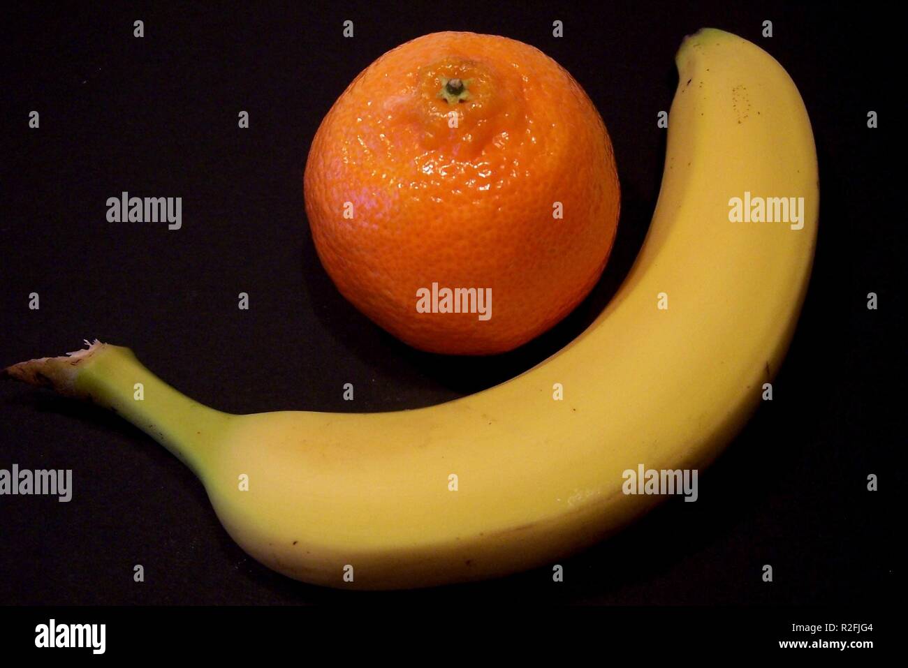clementine and banana Stock Photo Alamy