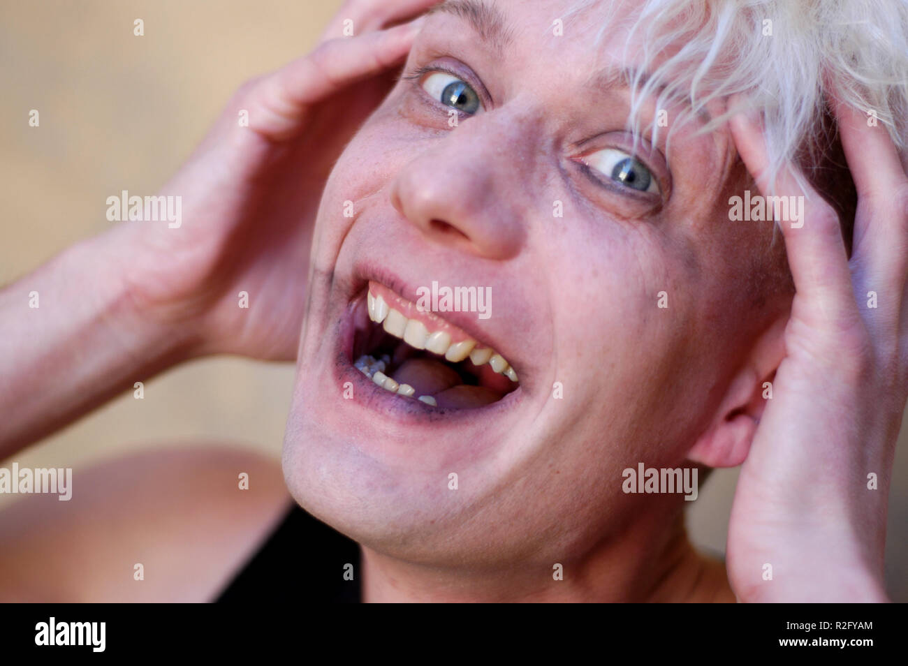 смех эстетика. медики смеются. веселый пациент. смехотерапия презентация. медсестра смеется.