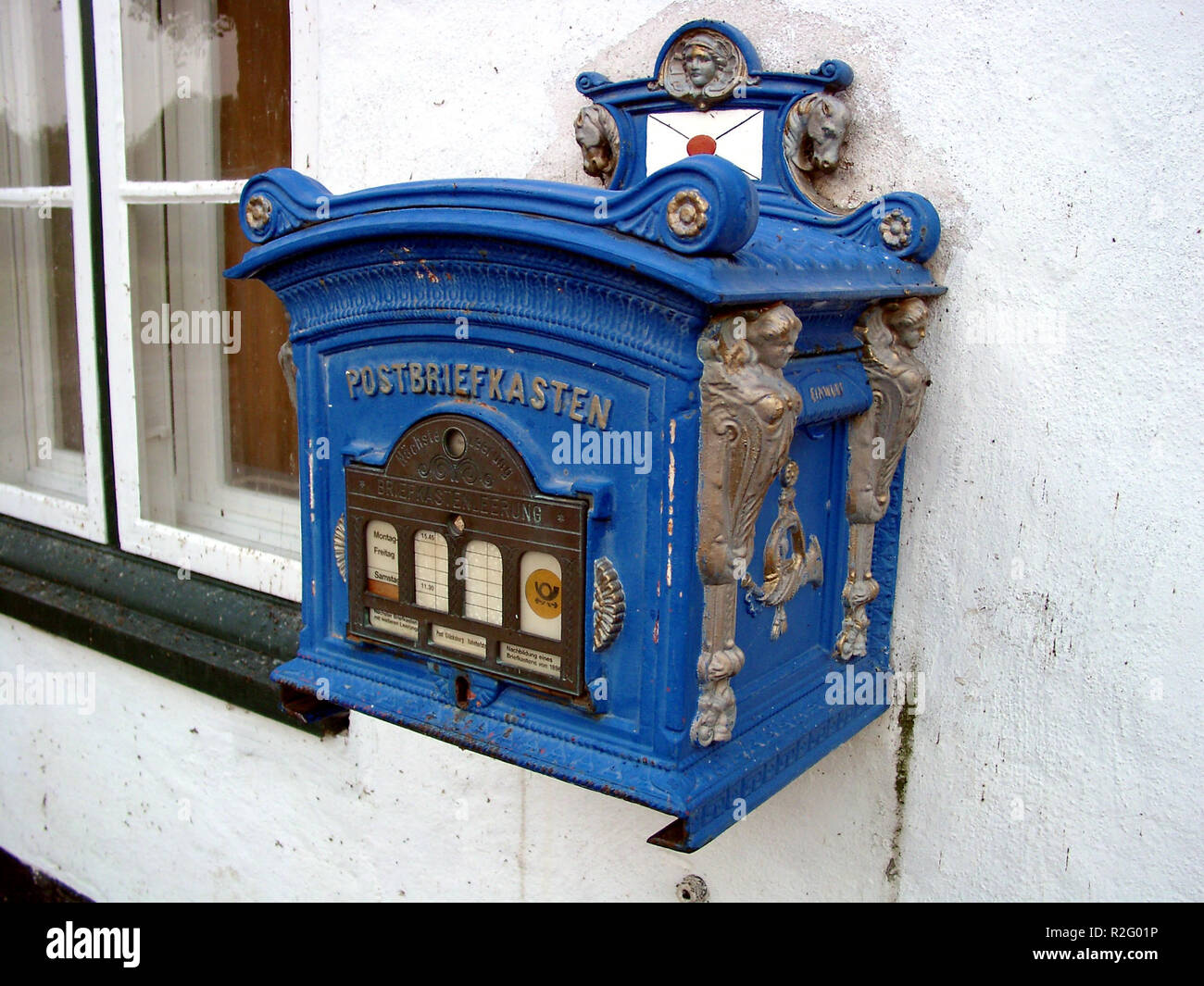 Deutsche post box hi-res stock photography and images - Alamy