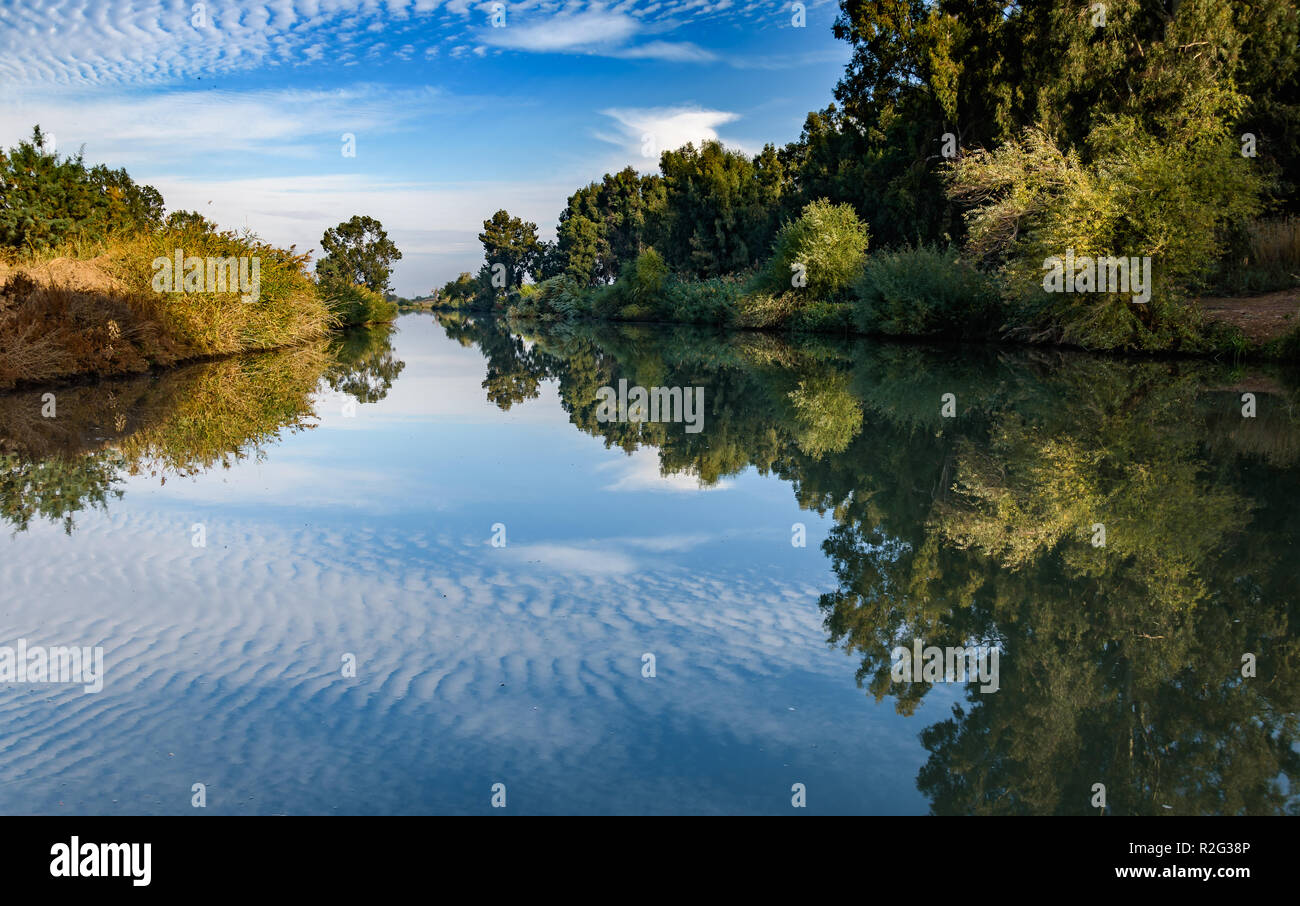 Vil transportabel ugyldig View to beautiful green nature and Jordan river in Israel Stock Photo -  Alamy