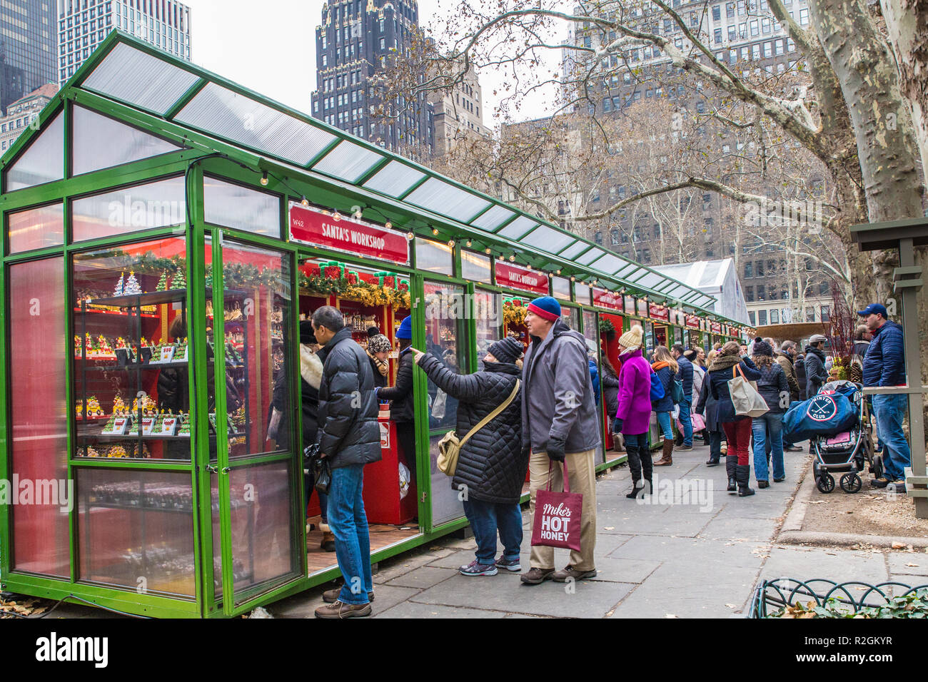 Bryant park christmas market hires stock photography and images Alamy