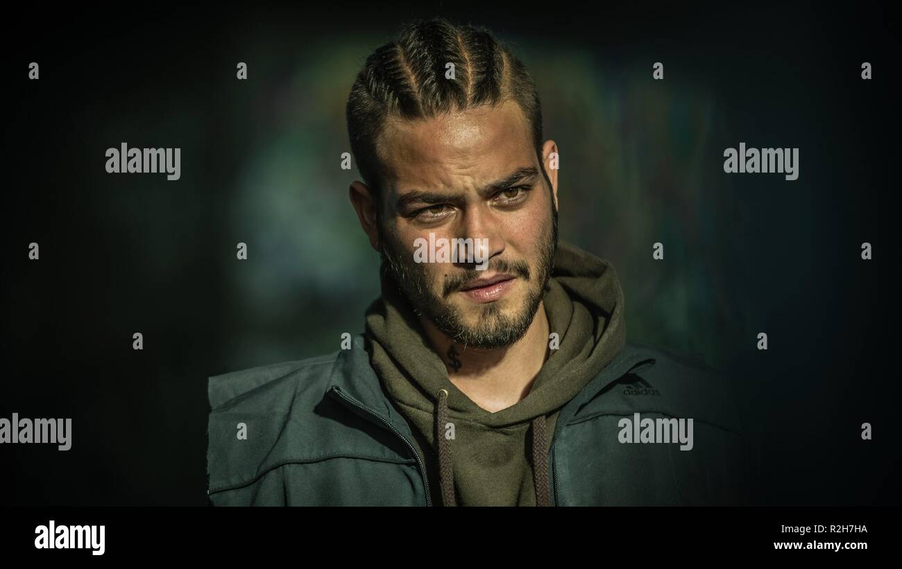 Don T Breathe Year 16 Usa Director Fede Alvarez Daniel Zovatto Stock Photo Alamy