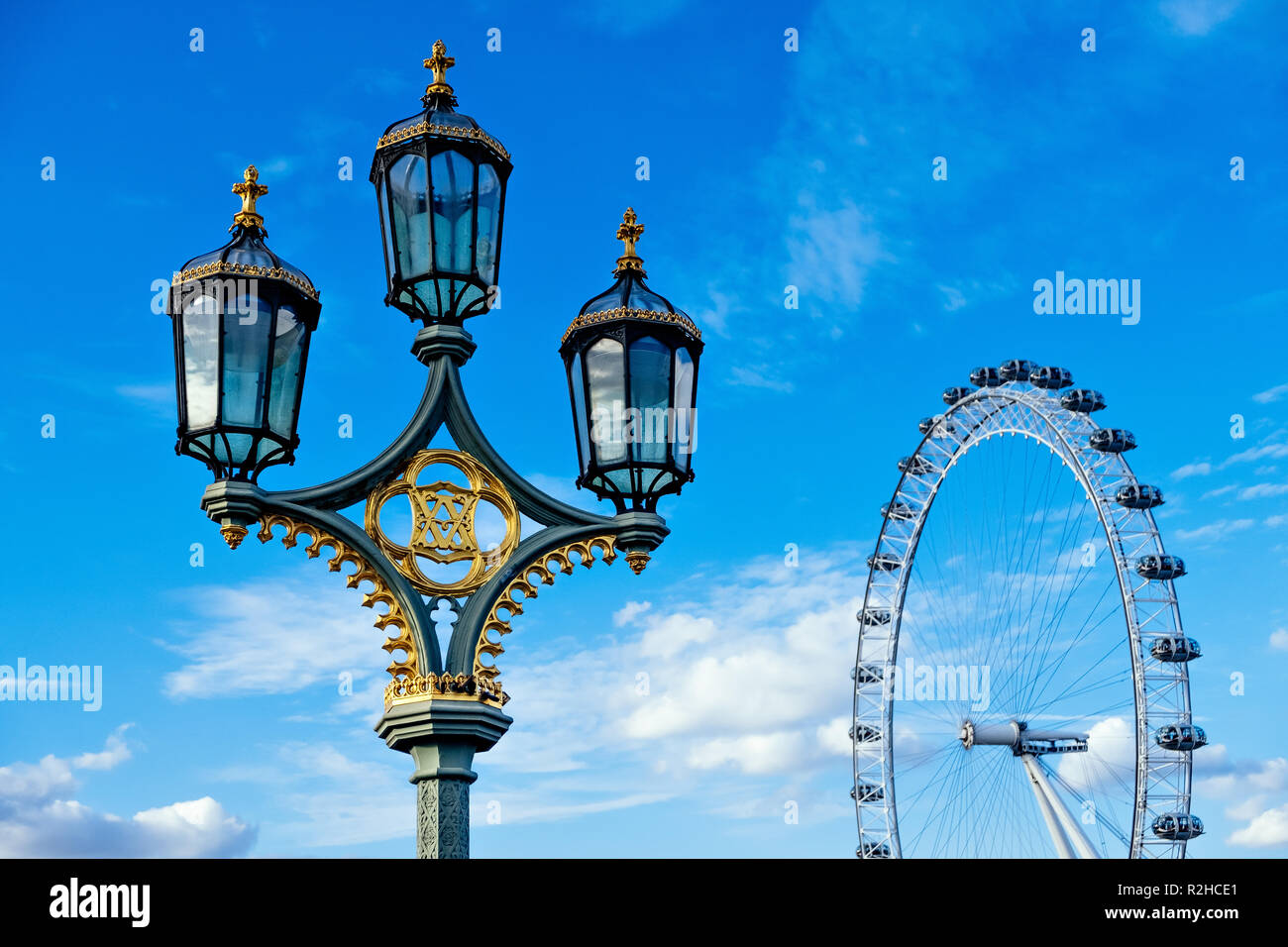 Traditional street lamp hi-res stock photography and images - Alamy
