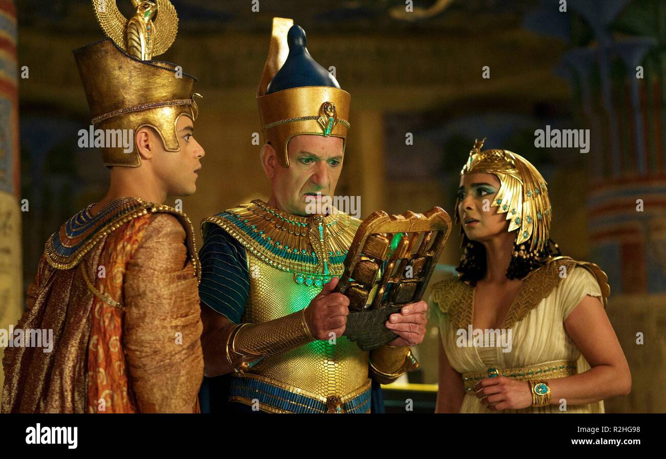 Night at the Museum: Secret of the Tomb Year : 2014 USA Director : Shawn  Levy Rami Malek, Ben Kingsley, Anjali Jay Stock Photo - Alamy