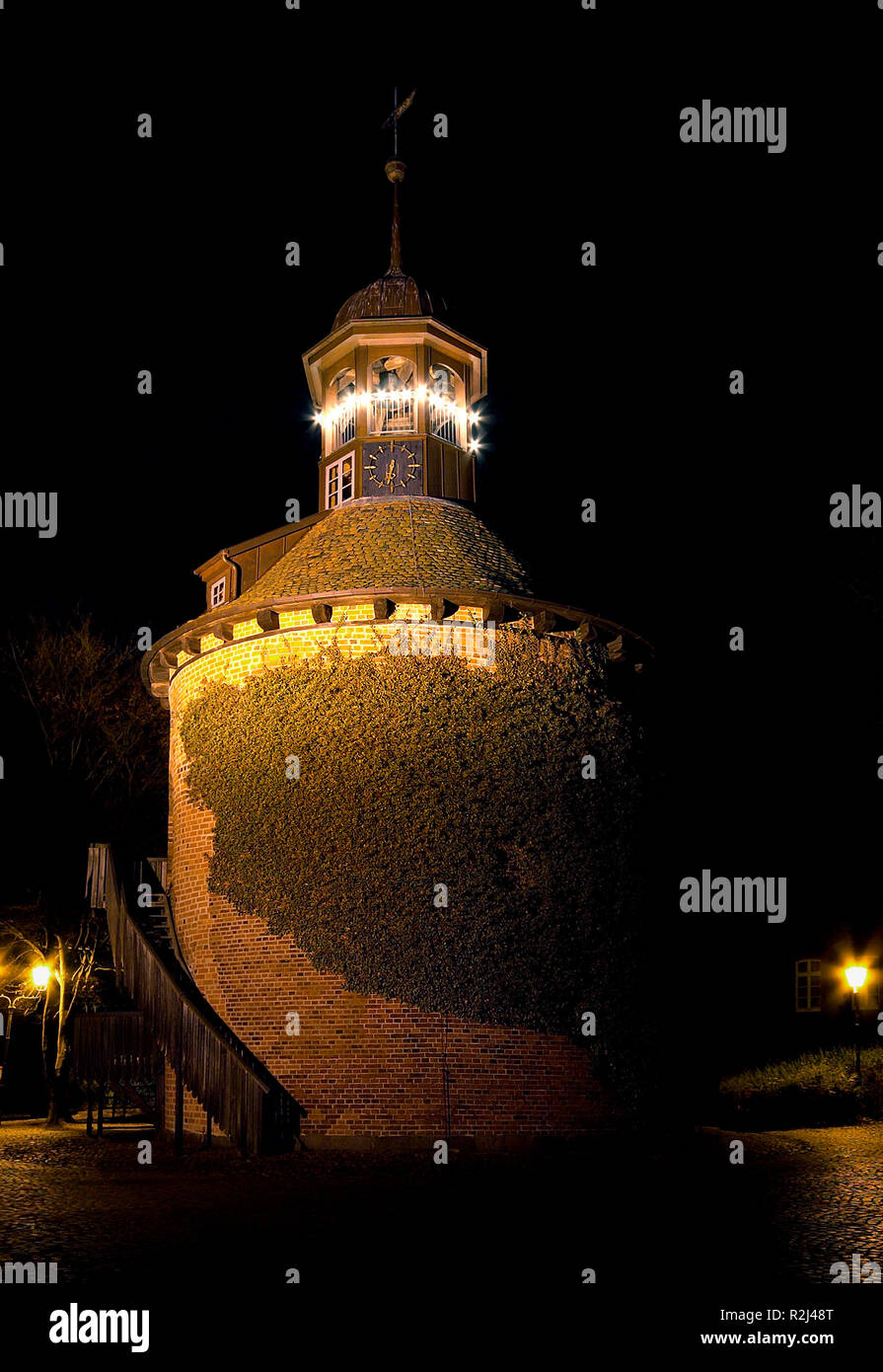 Tower jewellery hires stock photography and images Alamy